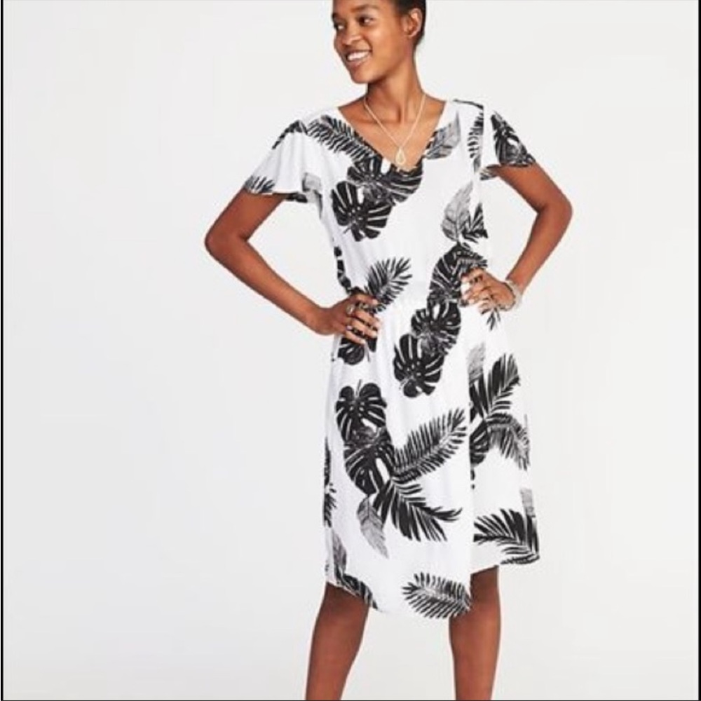 old navy size M flutter sleeve white dress black palm